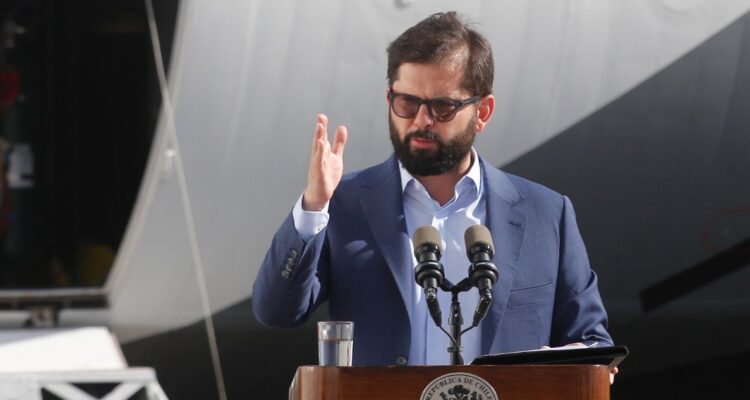 Foro económico, cita con un rey y más: la gira europea de Boric que se extenderá por cuatro países