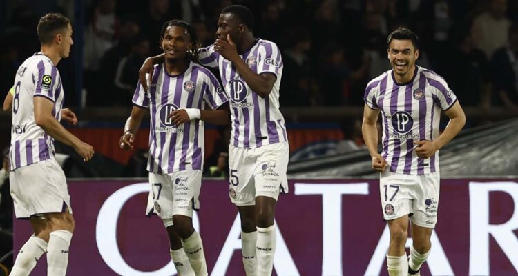 Toulouse de Gabriel Suazo amargó al PSG.