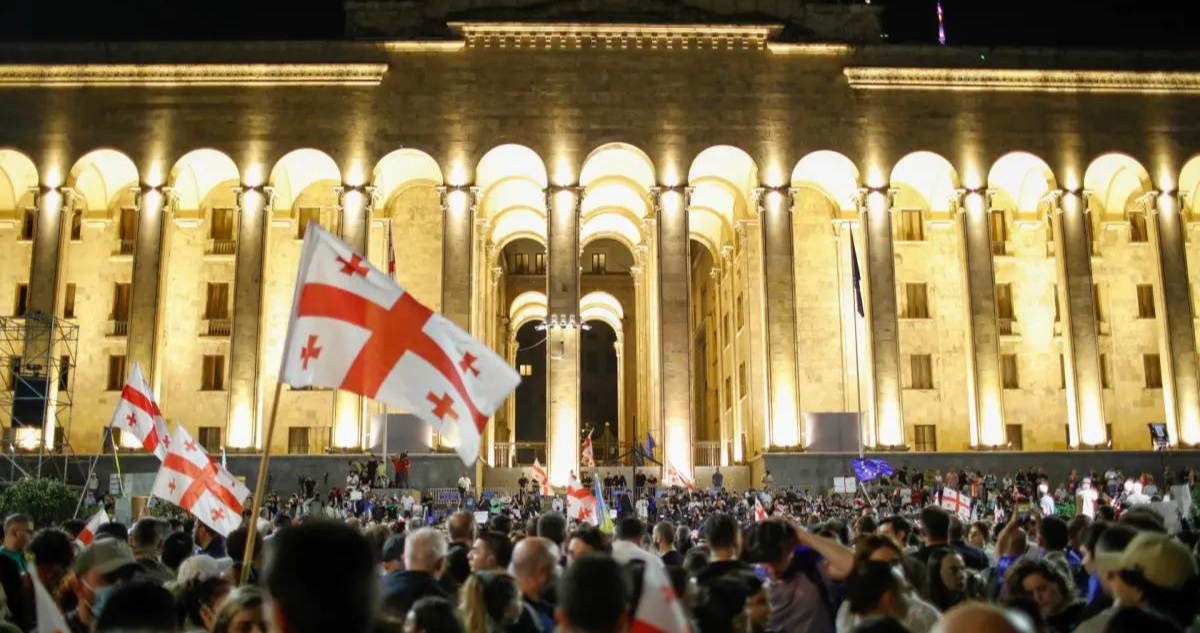 Protesta contra el proyecto de ley sobre “agentes extranjeros” en Tbilisi, Georgia