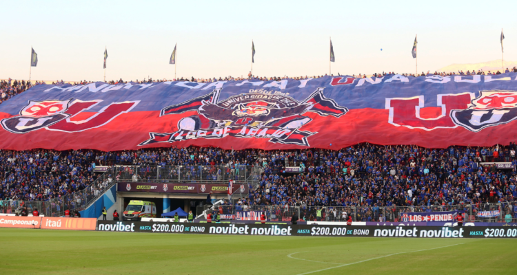 Tribunal cita a la U a declarar por conducta de hinchas en el clásico universitario.