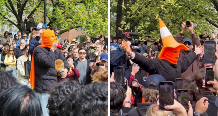 Un hombre de 22 años comió 700 bolas de queso frente a una multitud en Nueva York. Días previo a su espectáculo, invitó a la gente verlo comer, pegando volante por la ciudad.