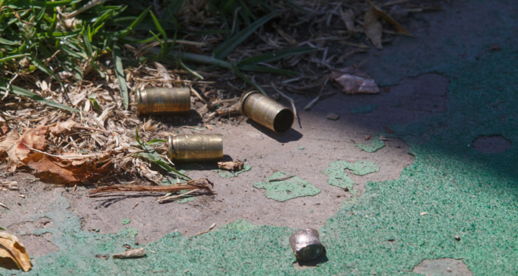 Balas en el suelo por homicidio de menor en Lota