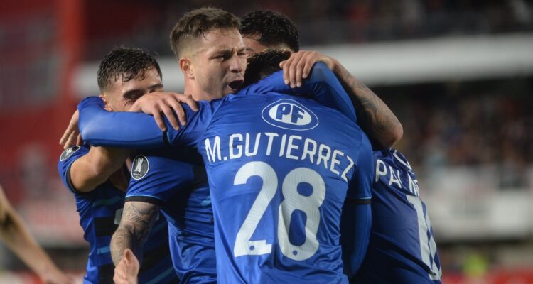 Huachipato eliminó a Estudiantes en Copa Libertadores.