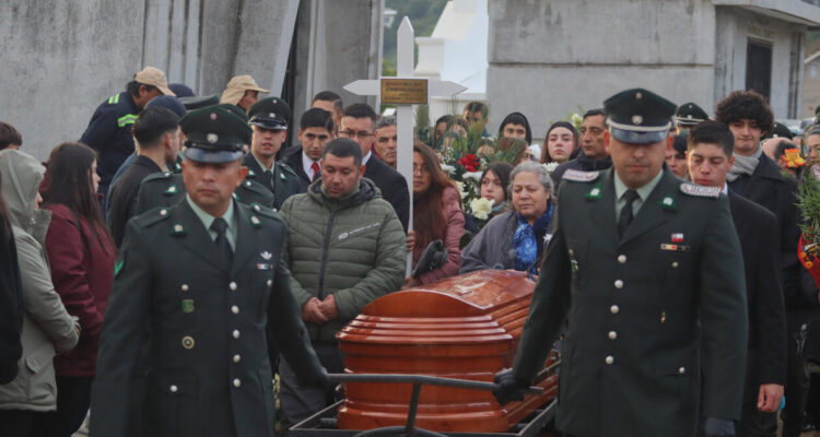 Muerte de Ignacia Albornoz: incautan computadores y revisan instalaciones en Escuela de Gendarmería