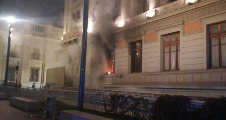Incendio en el Palacio de los Tribunales de Santiago