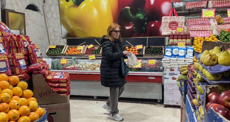 La inflación interanual en Argentina se sitúa en 289,4%, aunque en abril escalada de precios se moderó