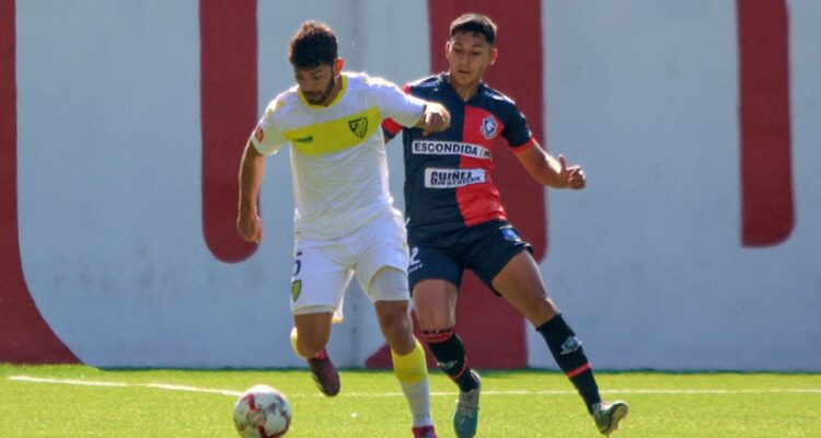 Barnechea y Antofagasta jugaron ante 99 personas.