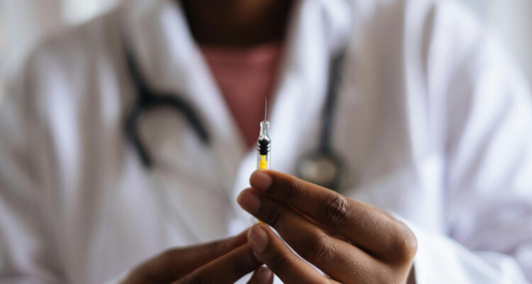 Desarrollan inyección de células para tratar el asma: dejó a ratones en remisión por un año