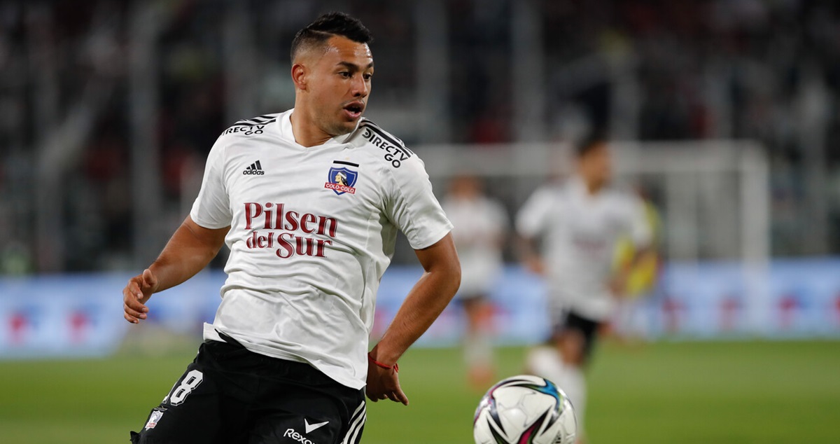 Iván Morales jugando por Colo Colo.