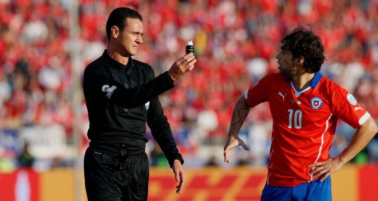 Jorge Valdivia lamentó la designación de Wilmar Roldán para duelo clave de Colo Colo en Copa Libertadores