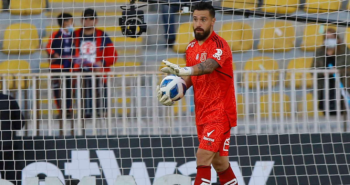 La U llegó hasta al FIFA para demandar a club ecuatoriano por el pase de Hernán Galíndez.