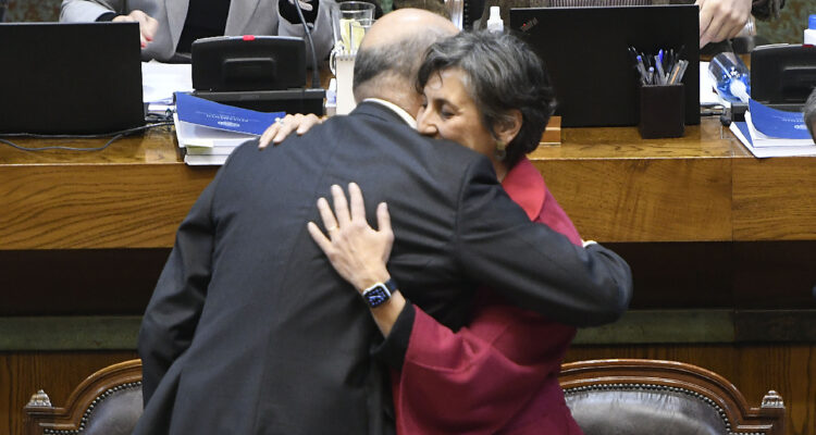 Tras un año y medio: Cámara despacha ley corta para que isapres devuelvan cobros a sus afiliados