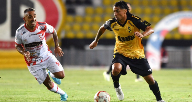 Gareca no pierde la fe de ver a Luciano Cabral junto a La Roja.