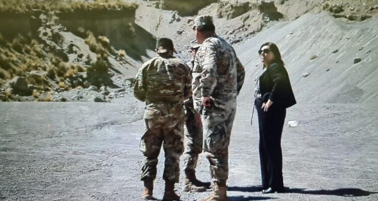 Caso conscriptos: ministra en visita solicita que investigación quede a cargo de la justicia militar