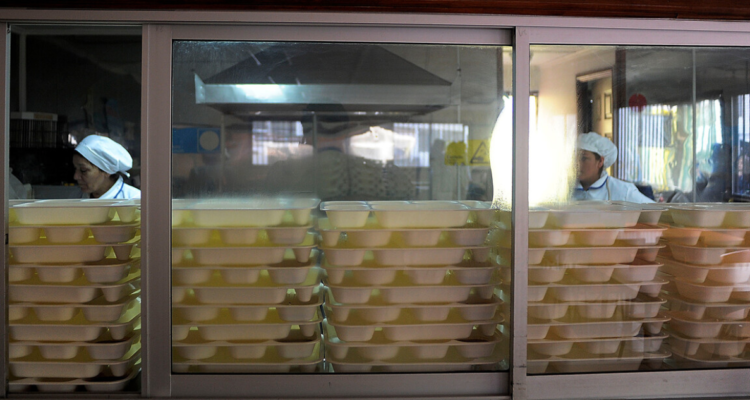 muerte manipuladora alimentos