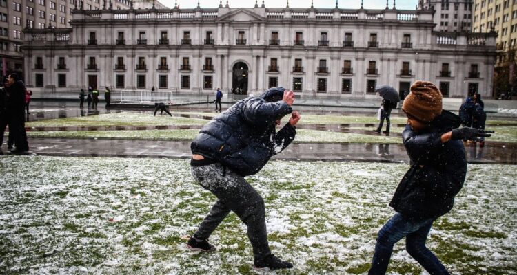 nevará o no caerá nieve en Santiago, la capital de Chile y la región Metropolitana según el pronóstico del tiempo y las heladas o bajas temperaturas.