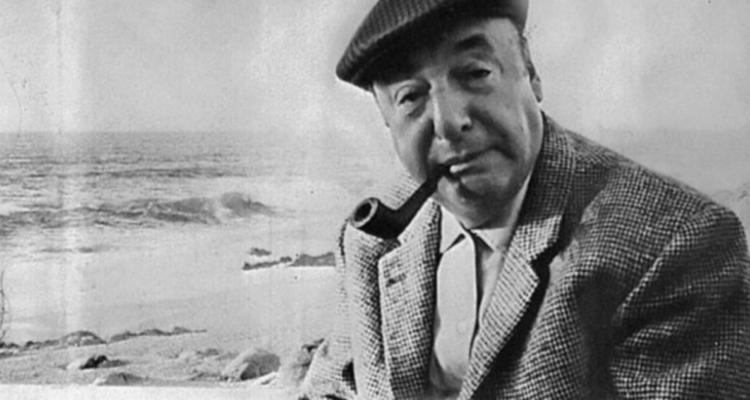 Pablo Neruda, escritor, poeta y diplomático chileno