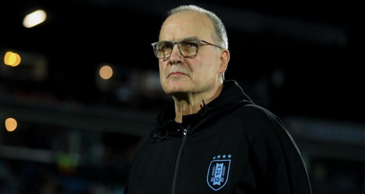 Marcelo Bielsa provocó un nuevo remezón en Uruguay.