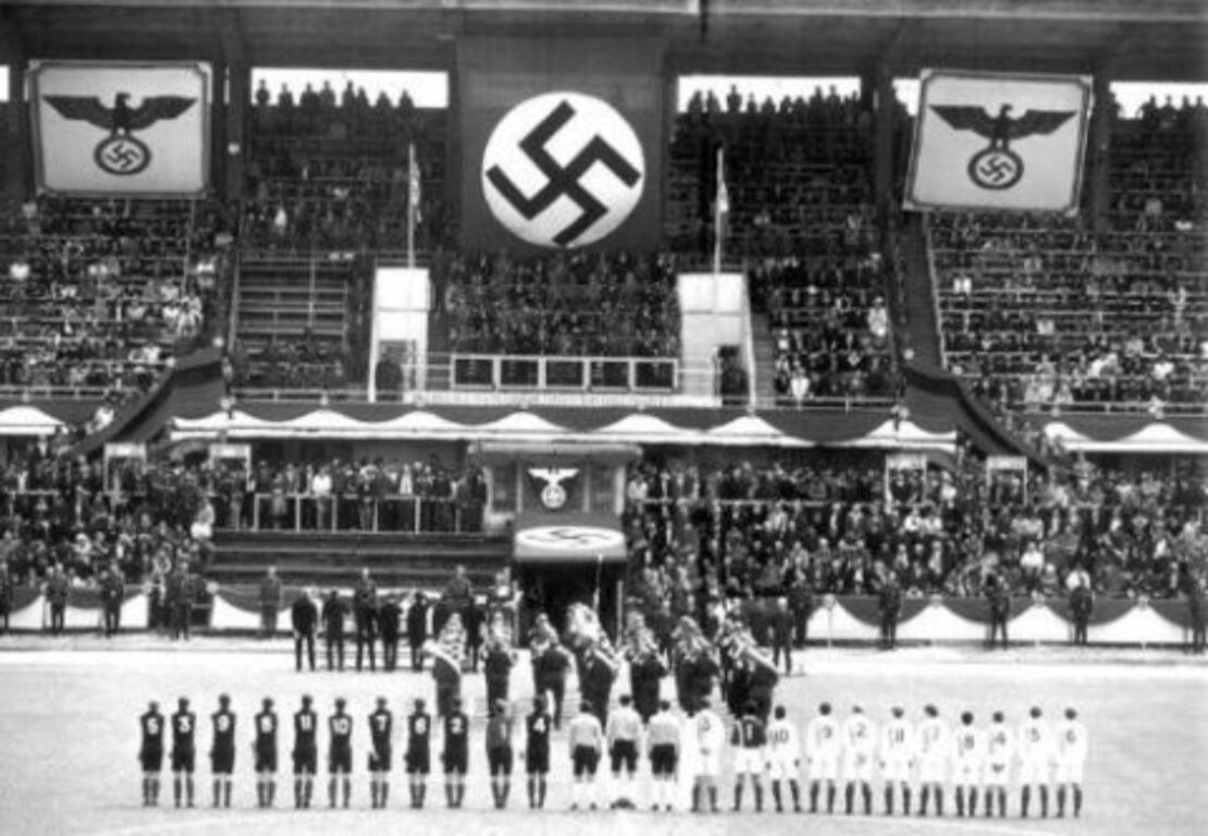 Partido de fútbol durante régimen nazi
