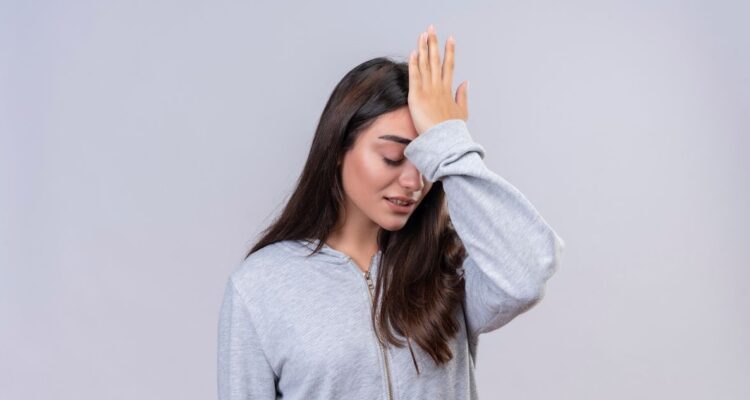 Estos son 4 malos hábitos que facilitan la pérdida de memoria y qué hacer para evitarlos