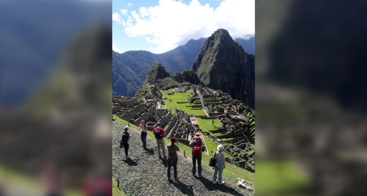 Perú reporta gran alza en llegada de turistas: chilenos figuran como los principales visitantes