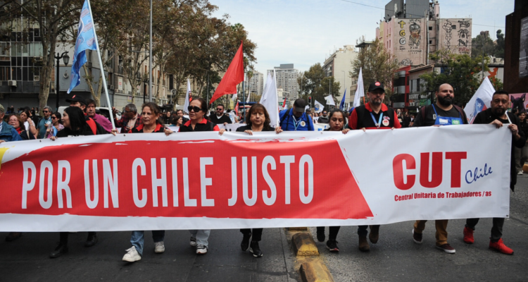 Poco viable CUT descarta propuesta que buscaba aumentar sueldo mínimo a $630 mil