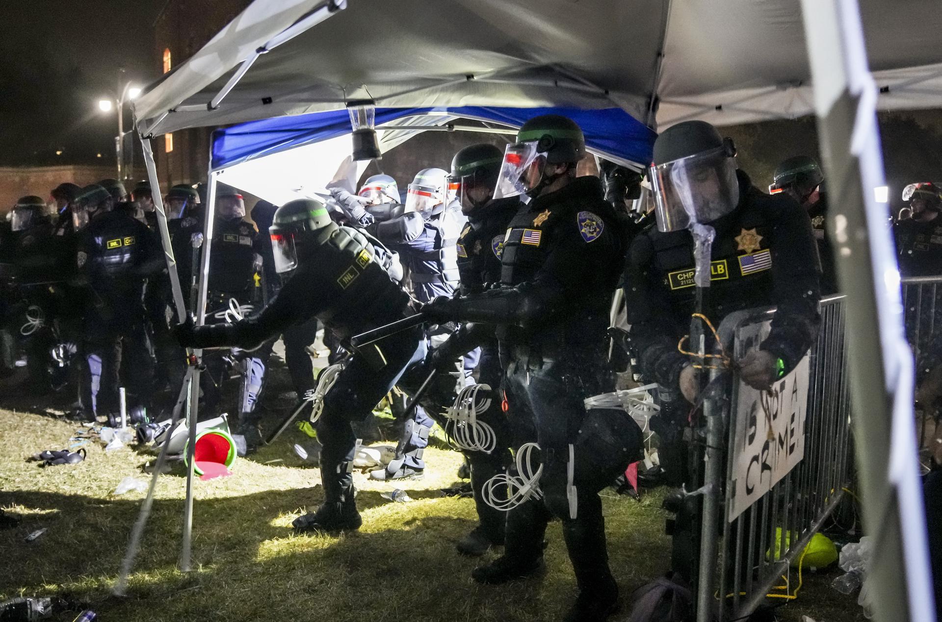 Policías