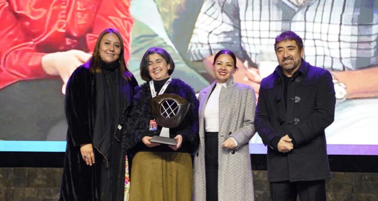 paulina urrrutia premio trayectoria cinelebu