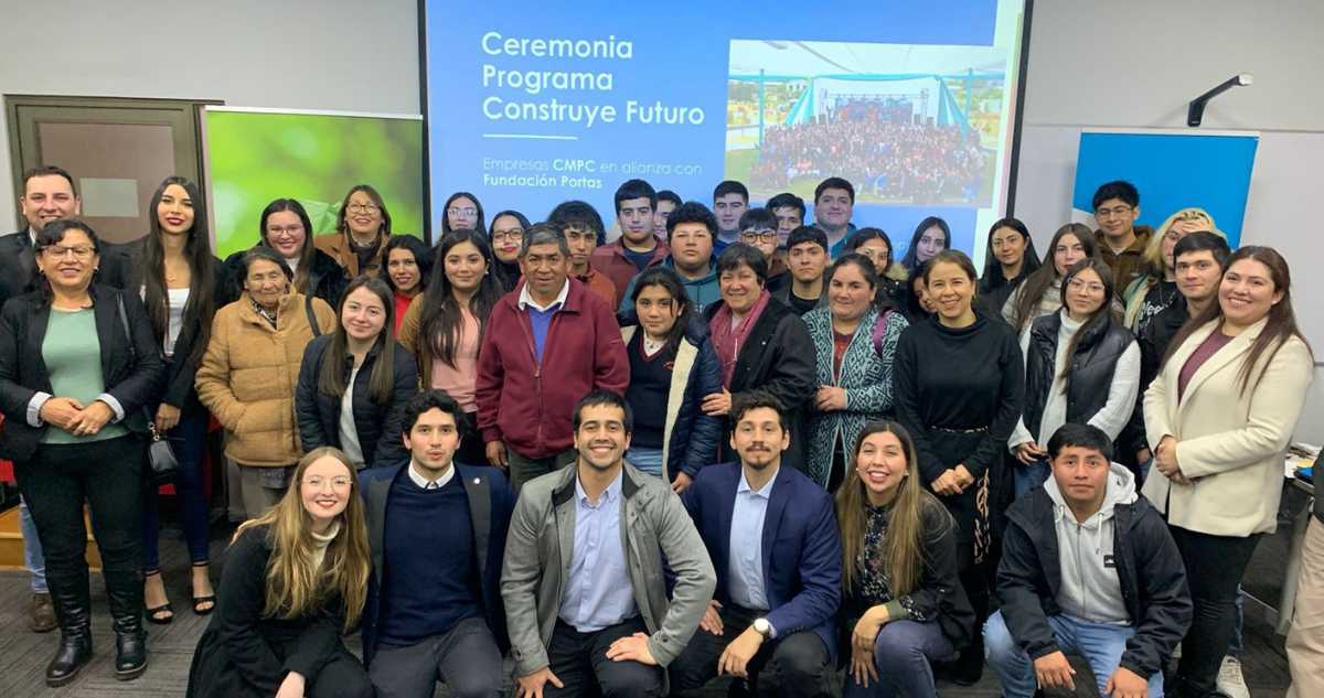 Más de 40 universitarios ingresan al programa de becas “Construye Futuro” de CMPC en Los Ángeles