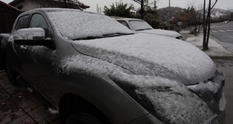 ¿Nieve en la RM?: conoce las comunas donde podría nevar durante este martes