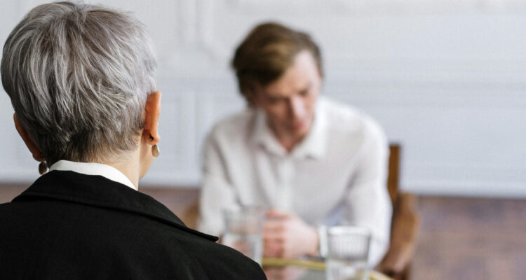 Estudio reveló que con un simple movimiento de cabeza podrías identificar a un psicópata