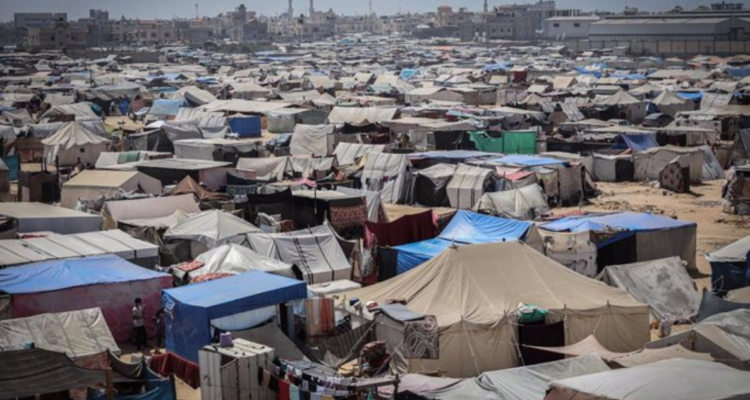 Tiendas de campaña en un campamento de desplazados en la ciudad de Rafah