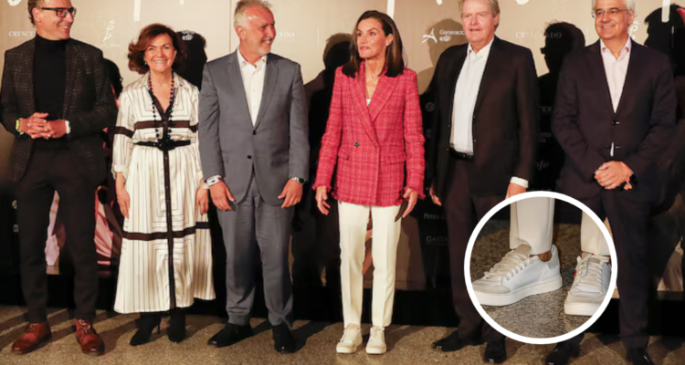 Durante la jornada, Letizia Ortiz, la reina consorte de España, asistió a una ceremonia oficial calzando unas zapatillas deportivas.