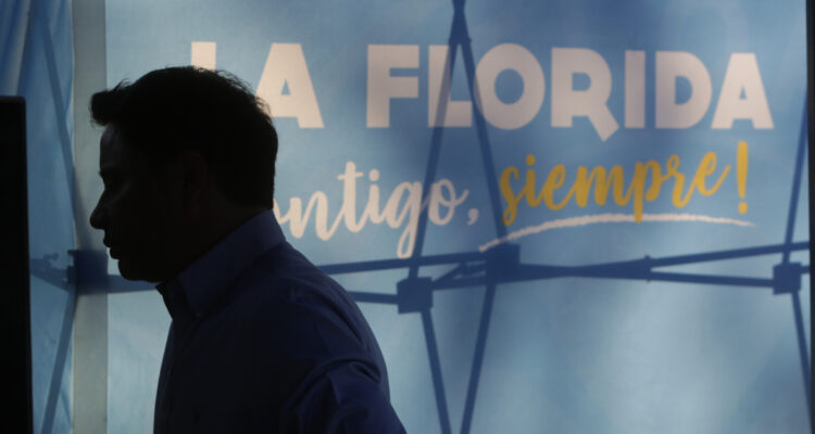 Renuncia director que envió “pago en negro” a funcionaria de La Florida: alcalde instruyó sumario