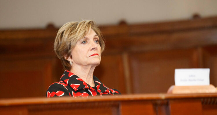 Matthei insiste en llamado a la unidad ante críticas de Republicanos: pidió candidatos competitivos