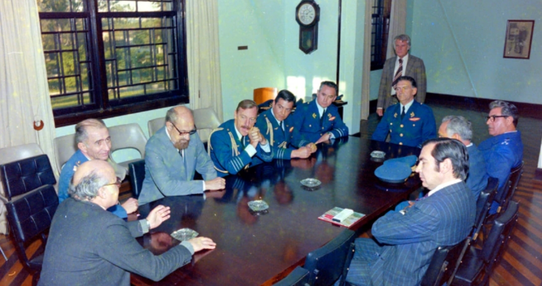 Reunión de diretores de Butantan com militares chilenos y brasileños.