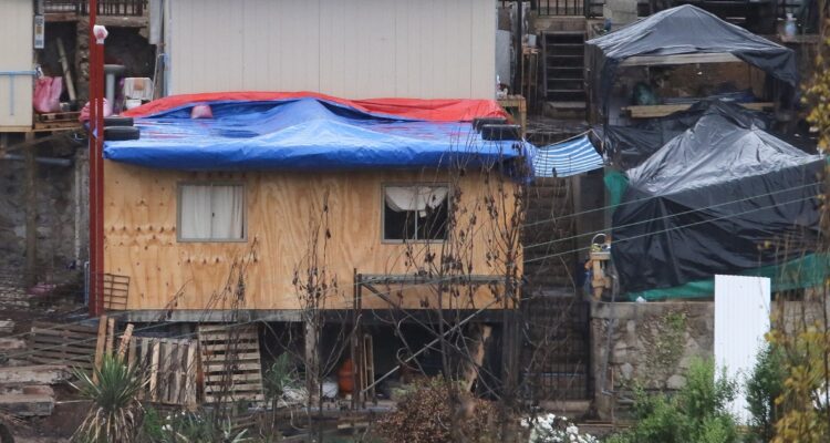 Ripamonti dice que viviendas transitorias no cumplen con estándares técnicos