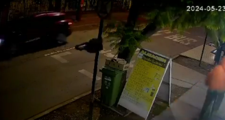 Apoderado sufre robo de su auto cuando salía de reunión en Puente Alto: delincuentes lo arrastraron