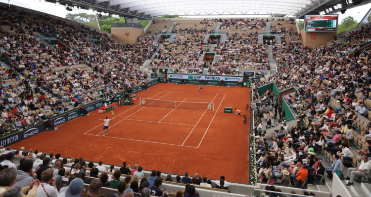 Roland Garros prohíbe venta de alcohol por conducta de espectadores: uno lanzó “proyectil” a tenista