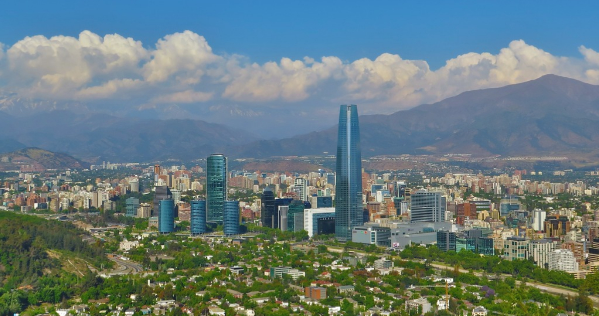 Reportan que Chile creció 2,3% en primer trimestre de 2024 y una mejora de los indicadores económicos