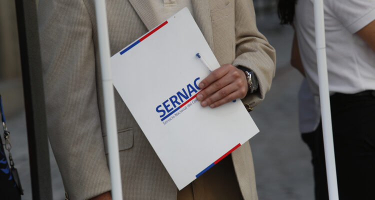 En 2023 Sernac recibió más de 593 mil reclamos de clientes: mayoría de casos fue contra el retail