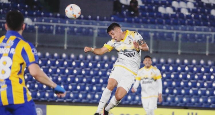 Sportivo Luqueño y Coquimbo Unido en Paraguay