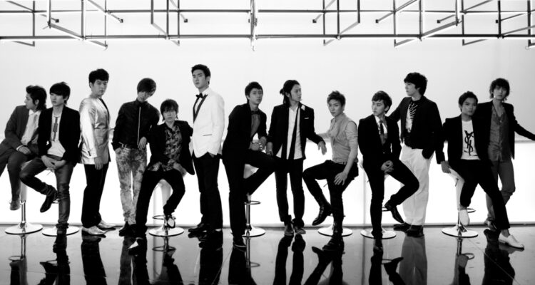 Los 15 integrantes originales del histórico Super Junior se reúnen por primera vez en 15 años