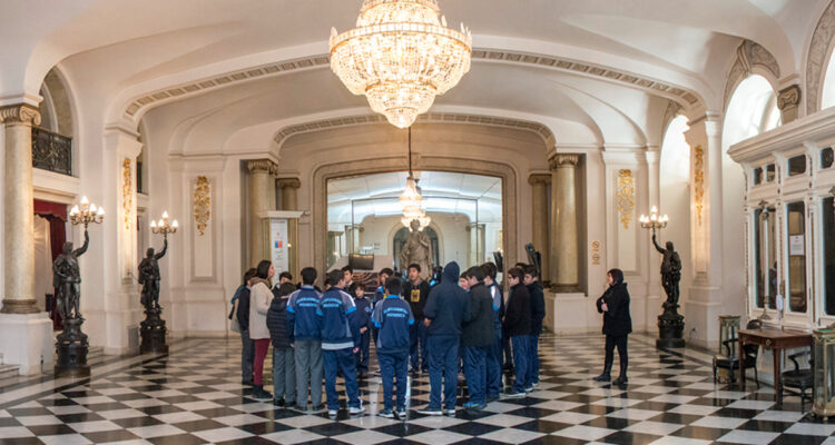 Teatro Municipal de Santiago realizará visitas guiadas para colegios de la región Metropolitana