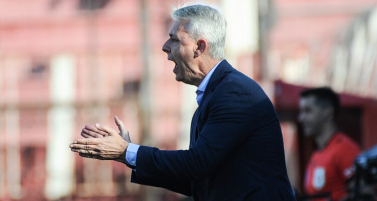 Tiago Nunes mentalidad de campeón UC