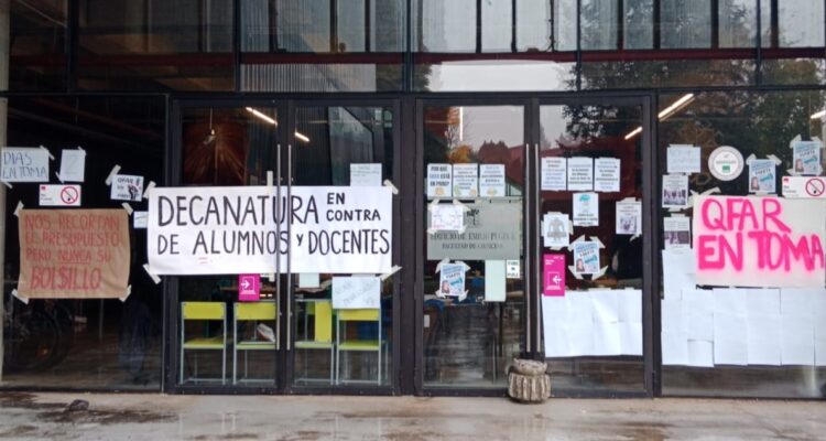 Toma en edificio de Ciencias de la UACh