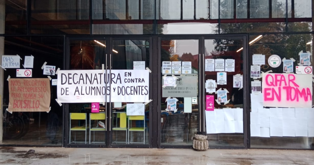 Toma en edificio de Ciencias de la UACh
