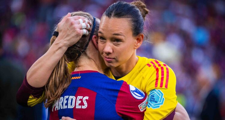 Tiane Endler fue elegida la mejor arquera de la Champions League.