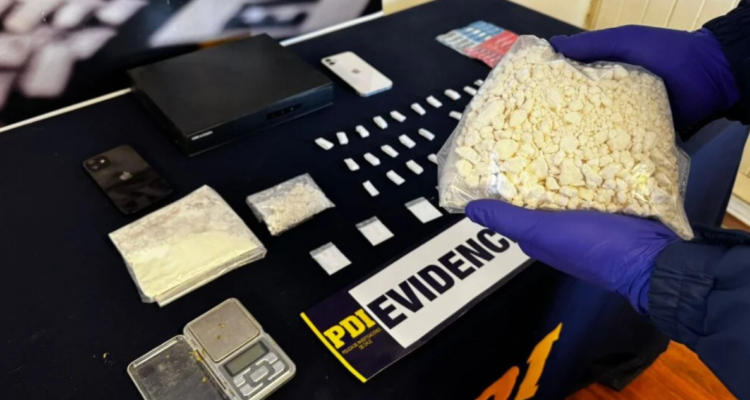 2 detenidos y 5 mil dosis de cocaína incautada deja operativo policial en Monteáguila