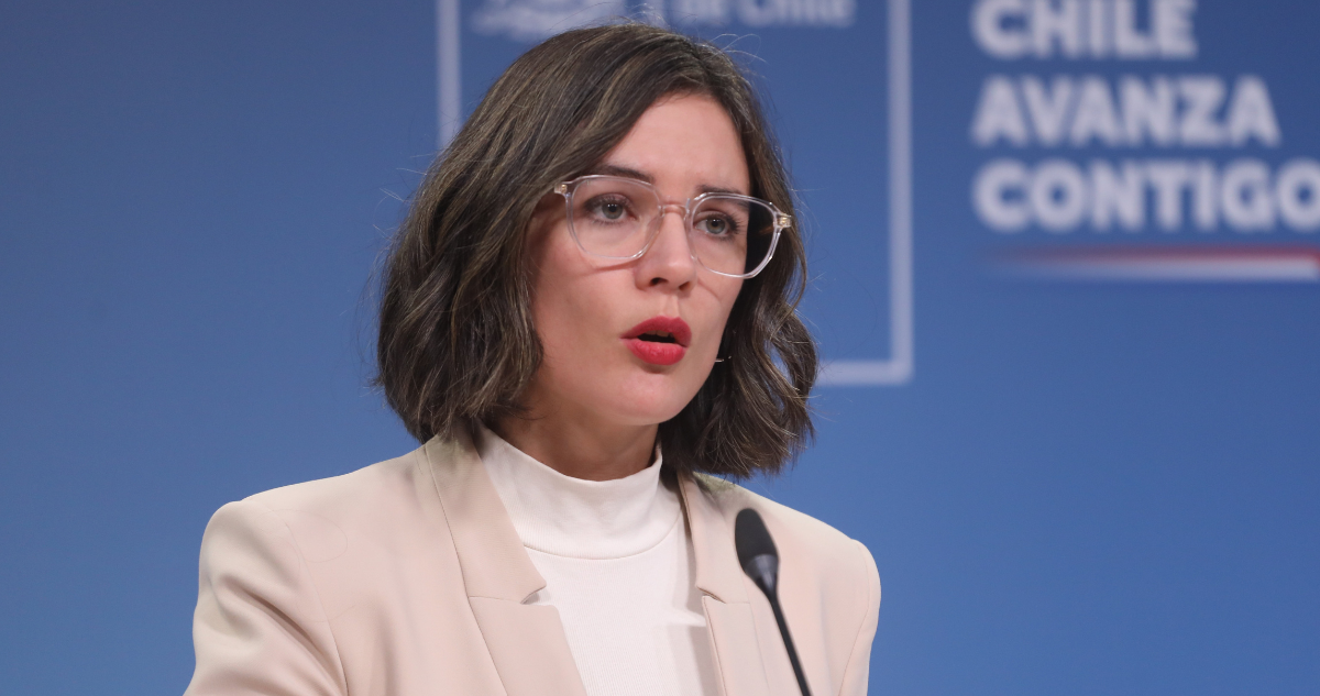Ministra Vallejo por Puerto Coronel